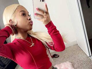 צ'אט וידאו ארוטי QueeenJ