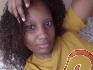 צ'אט וידאו ארוטי queen-smiles