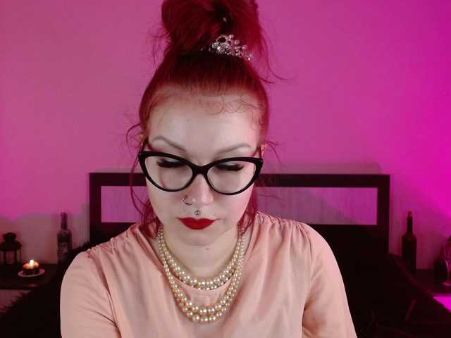 תמונות Goddess_Amanita You Glamournatrix Findomme will humiliate you gently