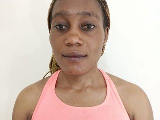 צ'אט וידאו ארוטי Queenbecky