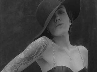 צ'אט וידאו ארוטי QueenOfFetish