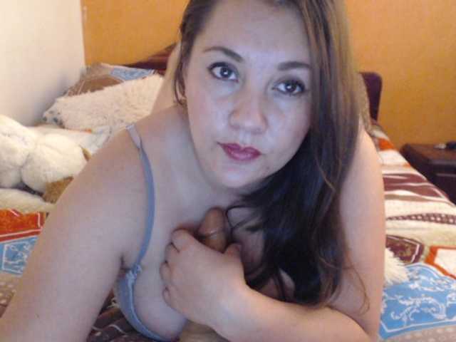 תמונות MiladyEmma hello guys I'm new and I want to have fun He shoots 20 chips and you will have a surprise #bbw #mature #bigtits #cum #squirt