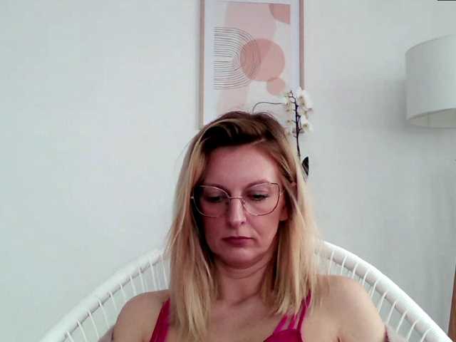 תמונות RachellaFox Sexy blondie - glasses - dildo shows - great natural body,) For 500 i show you my naked body @remain