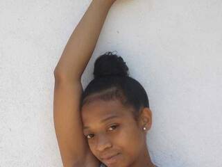 צ'אט וידאו ארוטי Raissacute