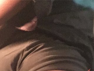 תמונות RavynKitty Shhh! Help Me Cum on My Parents Bed! Don't Let Me Get Caught! Every 100 tks I'll finger my asshole!