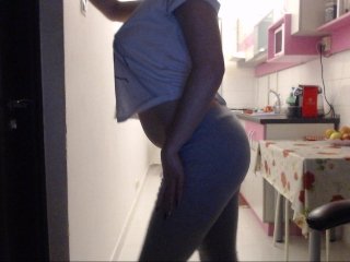 תמונות Red_rose693 5 tok/ PM @Flash Boobs (40)/ Pussy (60)/ Ass (70)/naked(100) Im on period today guys!