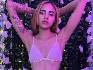 צ'אט וידאו ארוטי RemiDarklace