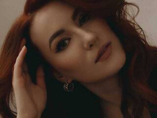 צ'אט וידאו ארוטי Rinaaamur