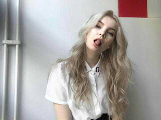 צ'אט וידאו ארוטי RinaRia