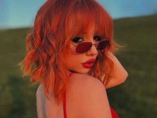 צ'אט וידאו ארוטי RizhayaBestia