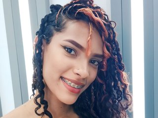 צ'אט וידאו ארוטי robynfahey