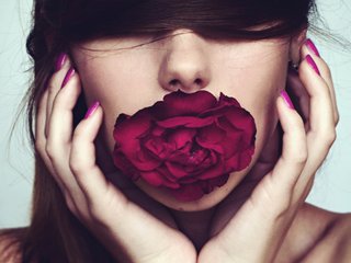 צ'אט וידאו ארוטי Rosea