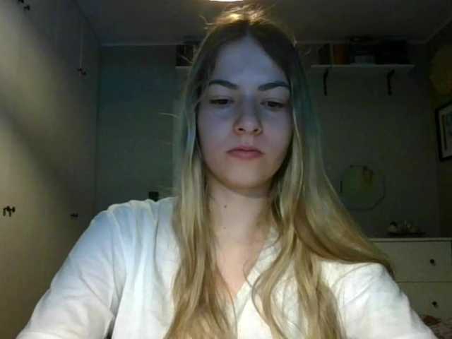 צילומי מסך משודרים RosieJune