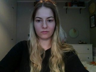 צ'אט וידאו ארוטי RosieJune