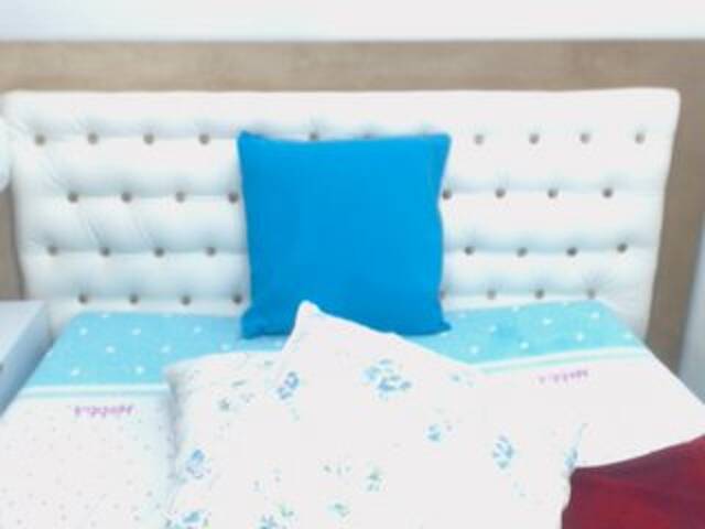 צילומי מסך משודרים RosieLuxe