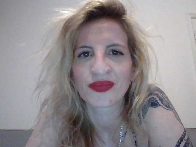 צילומי מסך משודרים Rosymara