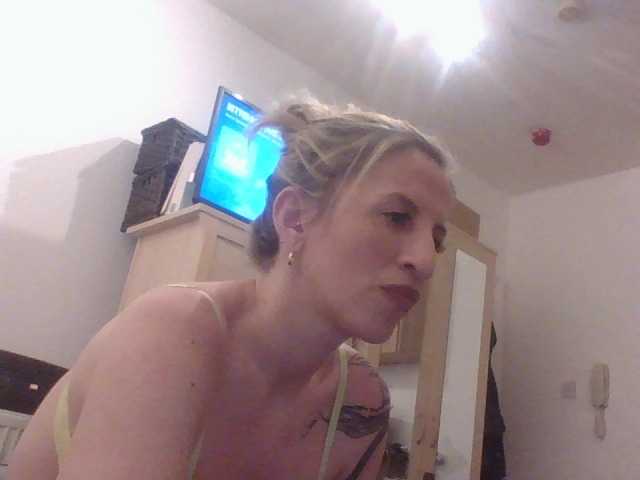 צילומי מסך משודרים Rosymara