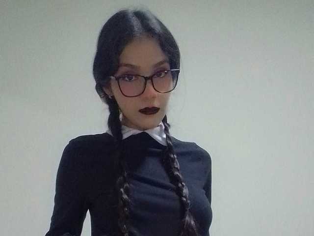תמונה של הפרופיל Roxy-smithh