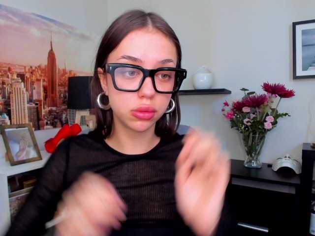 צילומי מסך משודרים RoxyBullet