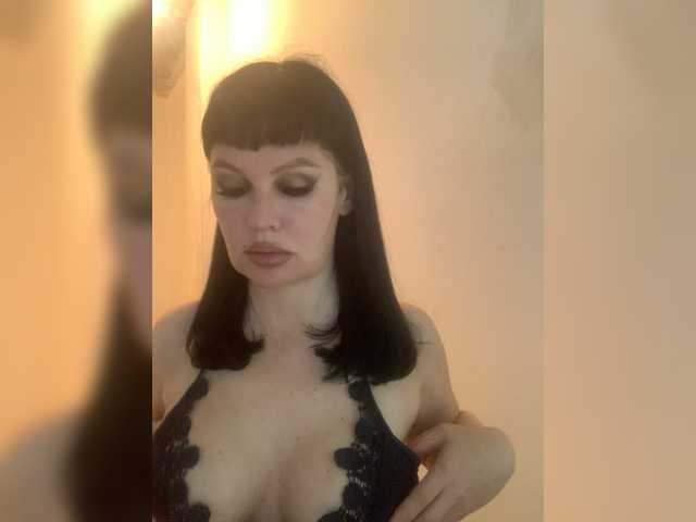 צילומי מסך משודרים RoyalBreasts