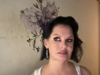 צ'אט וידאו ארוטי RoyalBreasts