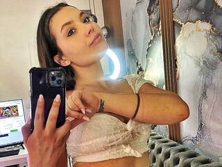 צ'אט וידאו ארוטי RubyxBanks