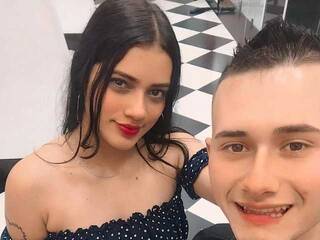 צ'אט וידאו ארוטי sacha-adam