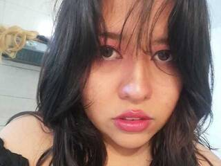 צ'אט וידאו ארוטי sakichan2003