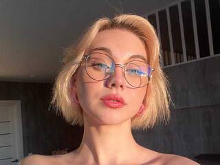 צ'אט וידאו ארוטי sakuramt