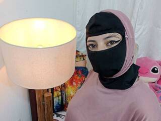 צ'אט וידאו ארוטי salmanabila