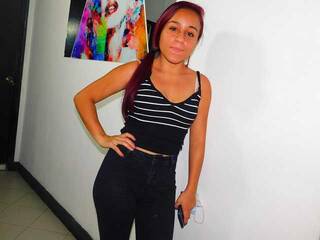 צ'אט וידאו ארוטי SamantaMagnon