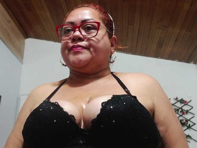 תמונות Samantta-Jone Come and play with me sexy and hot #mature #bigboobs #milf #bbw #bigass MY GOALS IS: STREPTEASE