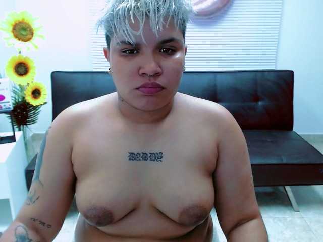 צילומי מסך משודרים LilyJames