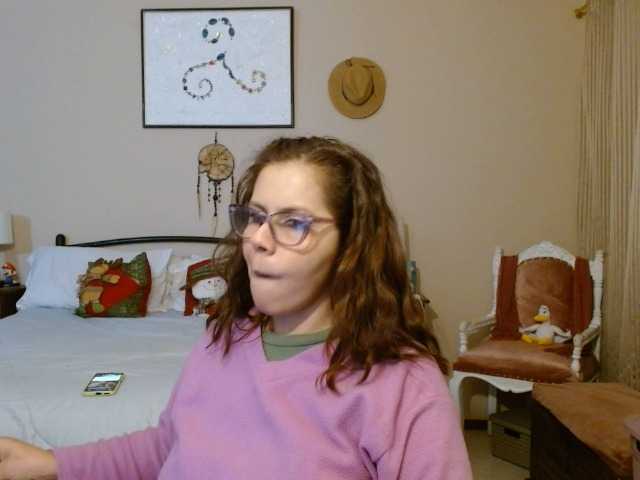 צילומי מסך משודרים SaraBrandon
