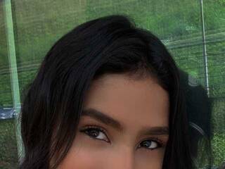 צ'אט וידאו ארוטי sarah-fenty