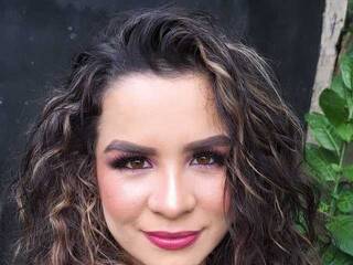 צ'אט וידאו ארוטי sarastone