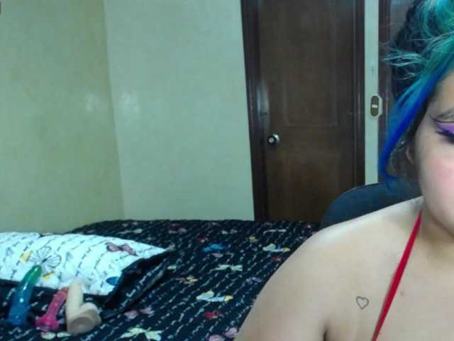 צילומי מסך משודרים SaraThomps