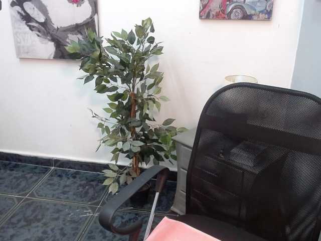 צילומי מסך משודרים sarathomson1