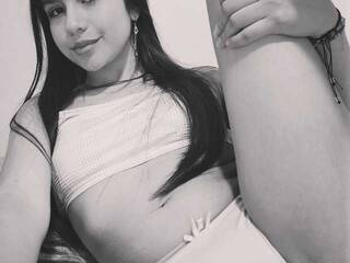 צ'אט וידאו ארוטי sarita2611