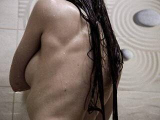 צ'אט וידאו ארוטי GirlinGlasses