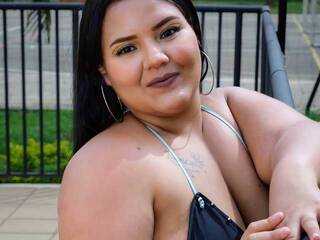 צ'אט וידאו ארוטי Sashira