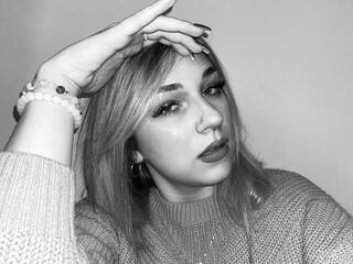 צ'אט וידאו ארוטי selenaxLOVE