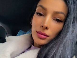 צ'אט וידאו ארוטי Selenna