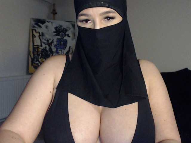 תמונות SelmaAzmani hello hello! like me 22, boobs 139, ass 200, asshole 444, pussy 666, naked 1888
