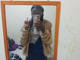 צ'אט וידאו ארוטי Sexycharlet43