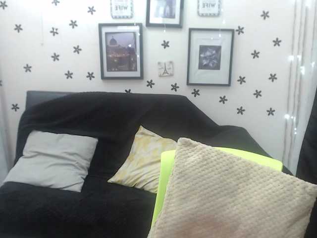 תמונות ShantalGodiva Welcome to my room! LOVENSE ON.. make me wet please