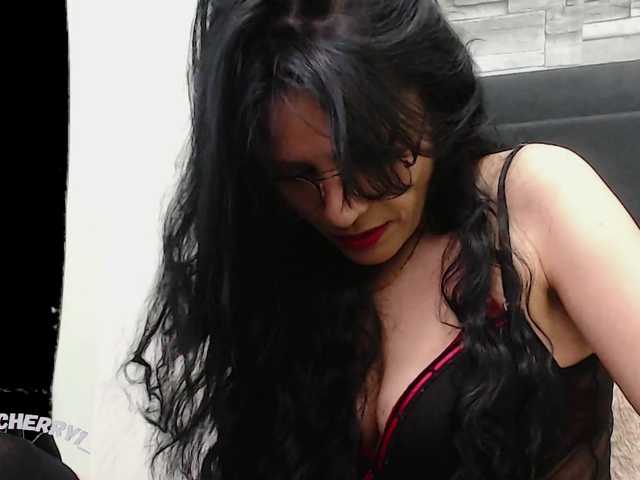 תמונות Shari-Cherry1 I like to caress my body and have many orgasms.