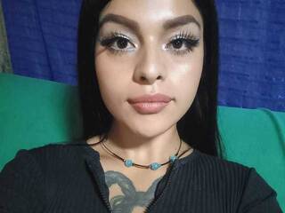 צ'אט וידאו ארוטי Sharlote-Williams