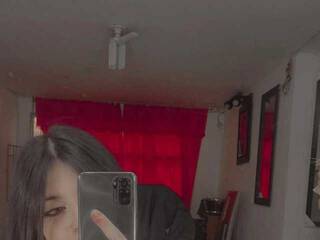 צ'אט וידאו ארוטי sharlotte-1