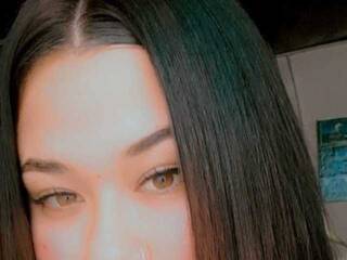 צ'אט וידאו ארוטי shayna-rain